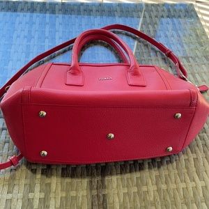 Furla Red Leather Shoulder Handbag.